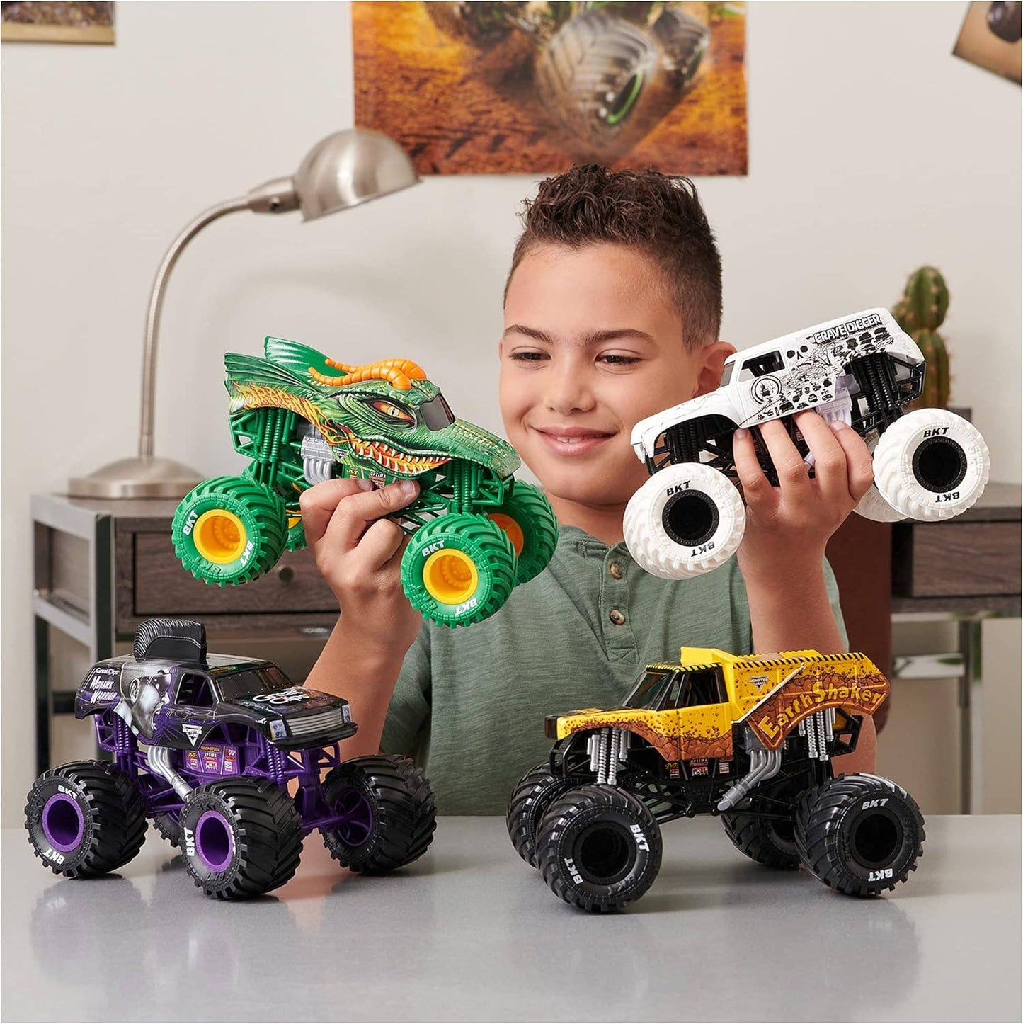 Monster Jam Dragon Monster Truck Die-Cast Vehicle, 1:24 Scale